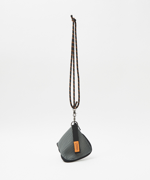 UNIVERSAL OVERALL(ユニバーサルオーバーオール)の「【UNIVERSALOVERALL / ユニバーサルオーバーオール】PYRAMID MESH SHOULDER/メッシュショルダー/ユニセックス/SUVO-020(ショルダーバッグ・メンズ・ホワイト/チャコールグレー/ブラック/ライム/サックスブルー・フリー)」の12枚目の写真