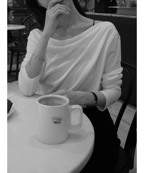 amel（エイメル）の「【RE ARRIVAL】ドレープデザイントップス / ホワイト（Tシャツ/カットソー・レディース・ホワイト・FREE）」の10枚目の写真