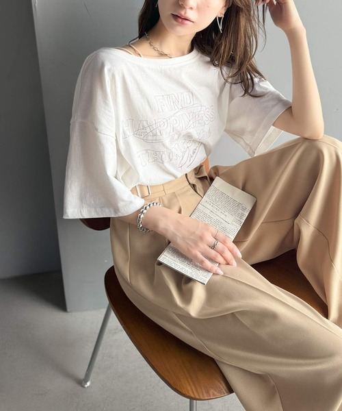 classicalelf(クラシカルエルフ)の「綿100%ヴィンテージウォッシュ☆前後2way刺繍オーバーサイズワイドネックTシャツ(Tシャツ/カットソー・レディース・ピンク/ライトグレー/ブラウン/ブルー/チャコール/オートミール/オフホワイト・MEDIUM/LARGE/X-LARGE/SMALL)」の18枚目の写真