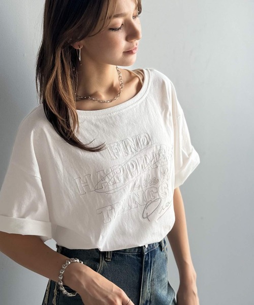 classicalelf(クラシカルエルフ)の「綿100%ヴィンテージウォッシュ☆前後2way刺繍オーバーサイズワイドネックTシャツ(Tシャツ/カットソー・レディース・ピンク/ライトグレー/ブラウン/ブルー/チャコール/オートミール/オフホワイト・MEDIUM/LARGE/X-LARGE/SMALL)」の13枚目の写真