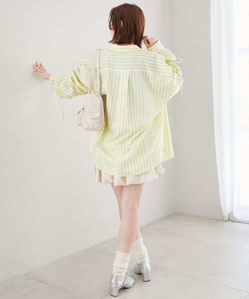 MAJESTIC LEGON(マジェスティックレゴン)の「袖ドロストギャザーシャツ(シャツ/ブラウス・レディース・イエロー/ピンク/ブルー・MEDIUM)」の6枚目の写真