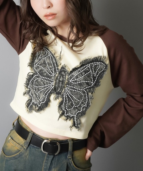 SPINNS(スピンズ)の「長袖ラグランカットソー/ロンT/バタフライ(Tシャツ/カットソー・レディース・ホワイト系その他/グレー系その他/ベージュ系その他・ONESIZE)」の2枚目の写真
