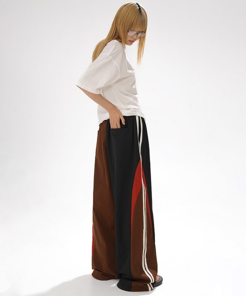 MASONPRINCE（メイソンプリンス）の「ルーズフィット サイドライン トラックパンツ XXK4318【MASONPRINCE】（その他パンツ・メンズ・レッド/ブルー・L/M/S）」の19枚目の写真