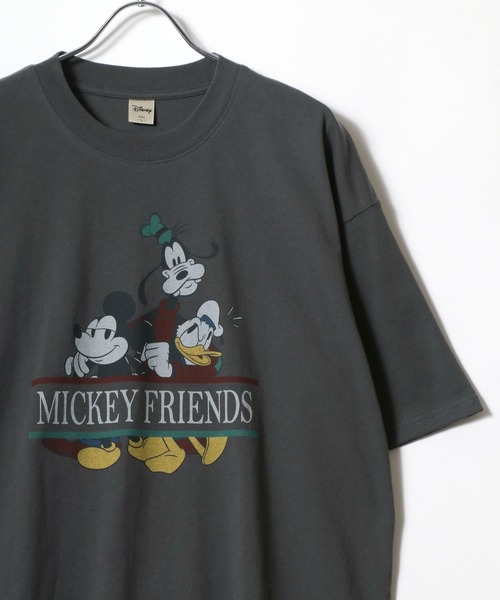 Disney(ディズニー)の「Disney/ディズニー ミッキー オーバーサイズ ピグメント風 ヴィンテージプリント 半袖Tシャツ レディース メンズ(Tシャツ/カットソー・レディース・ブラック系その他4/ブラック系その他/ブラック系その他3/ブラック系その他5/ブラック系その他2・M/L/LL)」の3枚目の写真