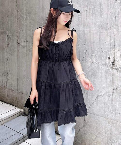 INGNI（イング）の「コットンレースティアードミニキャミワンピース（ワンピース・レディース・オフホワイト/ブラック/サックスブルー/ブラック系その他/サックスブルー系2/ホワイト系その他/ブラウン系4・M）」の4枚目の写真