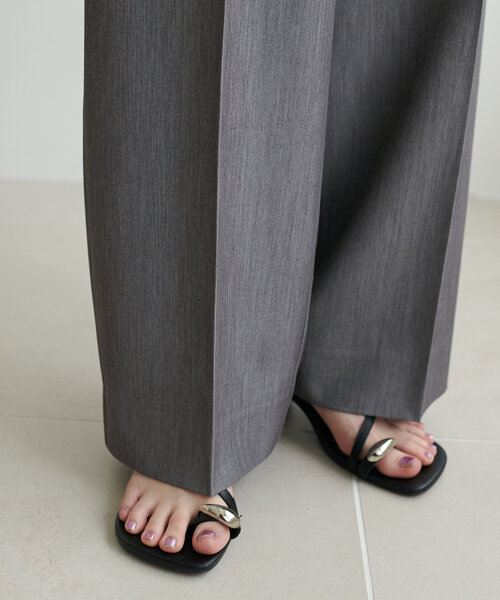 DISCOAT（ディスコート）の「タックストレートパンツ（スラックス・レディース・ブラック/グレー/ブラウン・SMALL/MEDIUM/LARGE）」の9枚目の写真