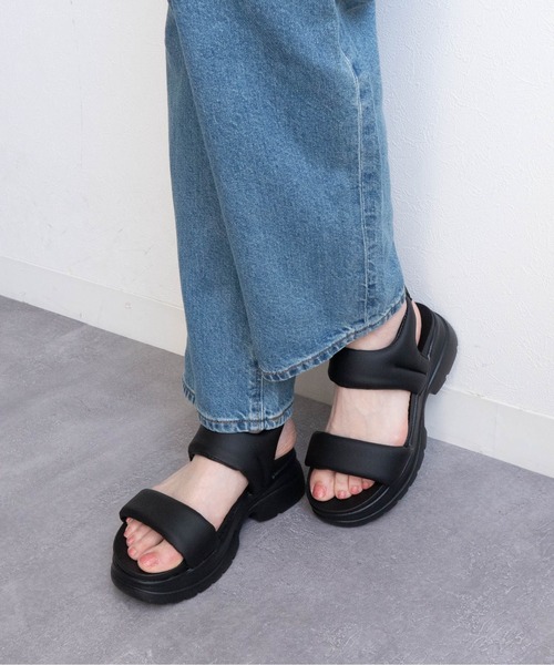 Fabby fabby(ファビィーファビィー)の「フィットダブルベルト厚底サンダル(サンダル・レディース・オフホワイト/シルバー/ブラック・SMALL/MEDIUM/LARGE)」の3枚目の写真