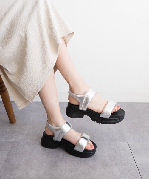 Fabby fabby(ファビィーファビィー)の「フィットダブルベルト厚底サンダル(サンダル・レディース・オフホワイト/シルバー/ブラック・SMALL/MEDIUM/LARGE)」の14枚目の写真