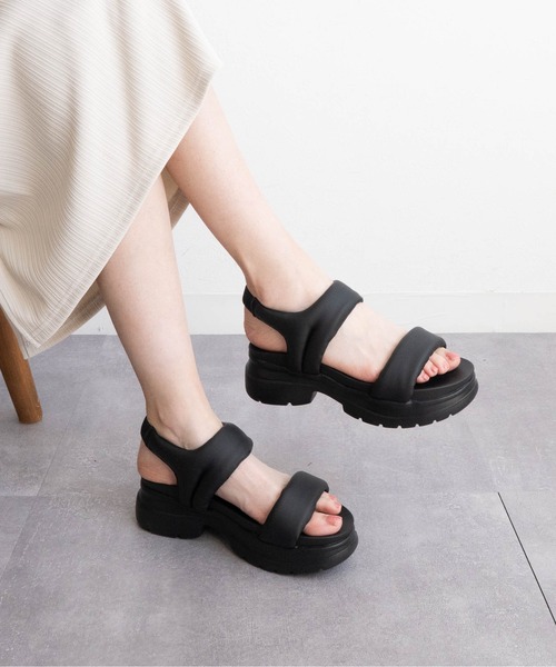 Fabby fabby(ファビィーファビィー)の「フィットダブルベルト厚底サンダル(サンダル・レディース・オフホワイト/シルバー/ブラック・SMALL/MEDIUM/LARGE)」の11枚目の写真