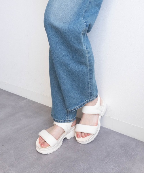 Fabby fabby(ファビィーファビィー)の「フィットダブルベルト厚底サンダル(サンダル・レディース・オフホワイト/シルバー/ブラック・SMALL/MEDIUM/LARGE)」の19枚目の写真
