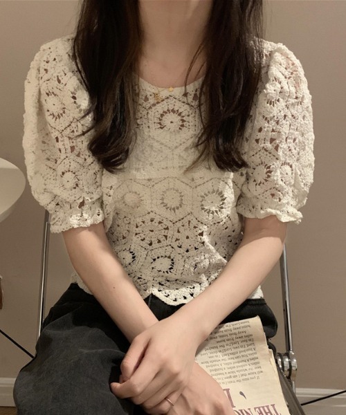 gossip！ロサンゼルス（ゴシップロサンゼルス）の「クロシェ編み パフスリーブトップス（ニット/セーター・レディース・ホワイト/オフホワイト・FREE）」の4枚目の写真