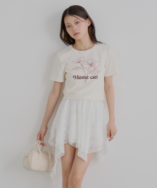 Chico(チコ)の「【5色展開】フラワー刺繍チビT(Tシャツ/カットソー・レディース・ホワイト/ピンク/オートミール/チャコールグレー/ブラック・FREE)」の6枚目の写真