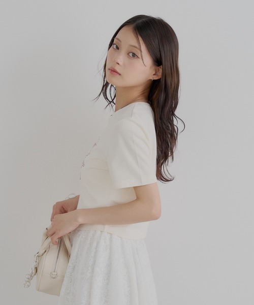 セール】【5色展開】フラワー刺繍チビT（Tシャツ/カットソー）｜Chico
