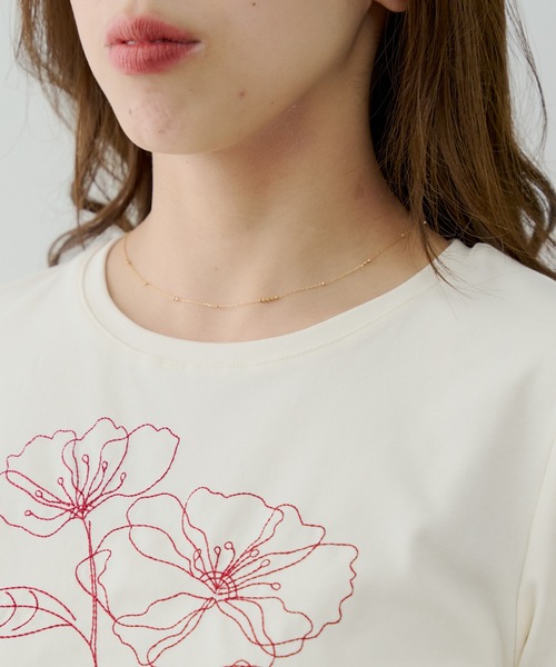Chico(チコ)の「【5色展開】フラワー刺繍チビT(Tシャツ/カットソー・レディース・ホワイト/ピンク/オートミール/チャコールグレー/ブラック・FREE)」の20枚目の写真