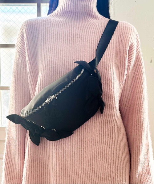 Casselini(キャセリーニ)の「CASSELINI/キャセリーニ リボンウエストポーチ(ボディバッグ/ウエストポーチ・レディース・レッド/シルバー/ブラック・ONE SIZE)」の11枚目の写真