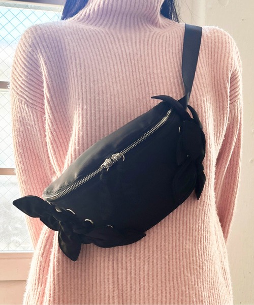 Casselini(キャセリーニ)の「CASSELINI/キャセリーニ リボンウエストポーチ(ボディバッグ/ウエストポーチ・レディース・レッド/シルバー/ブラック・ONE SIZE)」の10枚目の写真