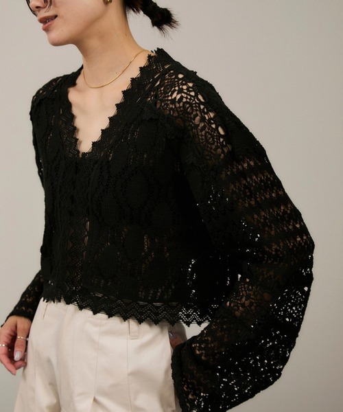 SALON adam et rope'（サロン アダム エ ロペ）の「【WEB限定】レースパッチワークボレロ（カーディガン/ボレロ・レディース・ブラック/ホワイト・FREE）」の2枚目の写真