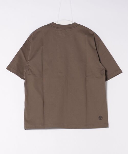 Timberland(ティンバーランド)の「半袖 ヘビー ウェイト ロゴ Tシャツ メンズ(Tシャツ/カットソー・メンズ・ブラウン・XXX-LARGE/X-SMALL/XX-LARGE/X-LARGE/LARGE/MEDIUM/SMALL)」の2枚目の写真