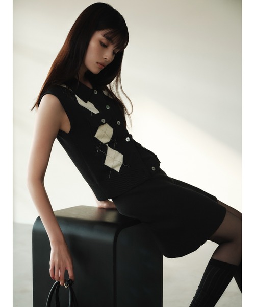 FRAY I.D（フレイアイディー）の「フラップデザインニットミニスカート（スカート・レディース・イエロー/ブラック/グレー・F）」の4枚目の写真