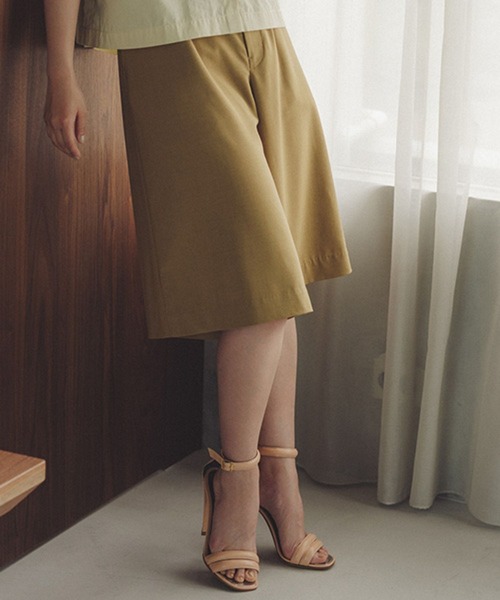 studio CLIP（スタディオクリップ）の「【daily CLIP】バミューダパンツ（スラックス・レディース・ベージュ/グレー・FREE）」の2枚目の写真