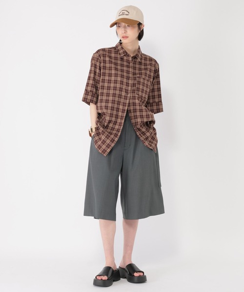 studio CLIP（スタディオクリップ）の「【daily CLIP】バミューダパンツ（スラックス・レディース・ベージュ/グレー・FREE）」の7枚目の写真