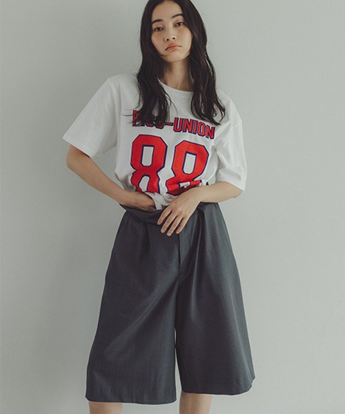 studio CLIP（スタディオクリップ）の「【daily CLIP】バミューダパンツ（スラックス・レディース・ベージュ/グレー・FREE）」の3枚目の写真