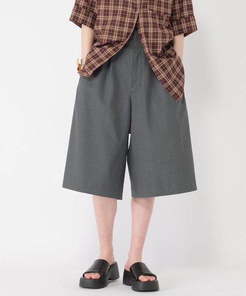 studio CLIP（スタディオクリップ）の「【daily CLIP】バミューダパンツ（スラックス・レディース・ベージュ/グレー・FREE）」の5枚目の写真