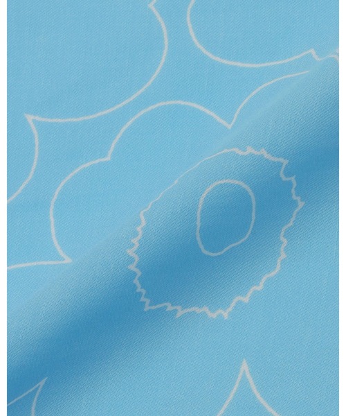 marimekko(マリメッコ)の「【一部店舗・オンラインストア限定】Keskio Piirto Unikko / scarf(ストール/ショール・レディース・ライトブルー/ホワイト×ブラック・FREE)」の7枚目の写真