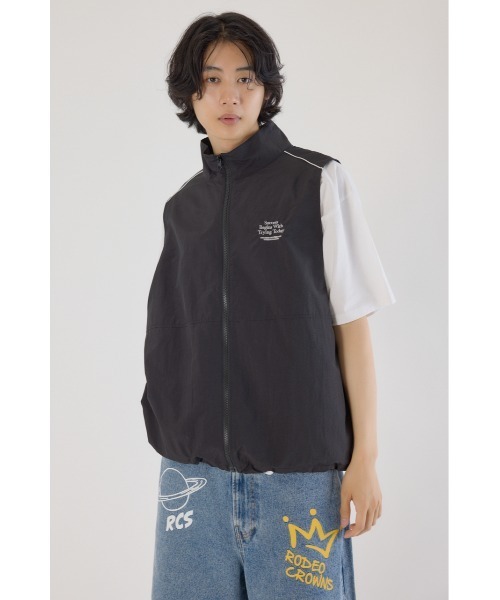RODEO CROWNS WIDE BOWL（ロデオクラウンズワイドボウル）の「ドロストスタンドネックベスト（ベスト・メンズ・チャコールグレー/ライトカーキ/ブラック・FREE）」の22枚目の写真