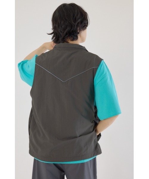 RODEO CROWNS WIDE BOWL（ロデオクラウンズワイドボウル）の「ドロストスタンドネックベスト（ベスト・メンズ・チャコールグレー/ライトカーキ/ブラック・FREE）」の7枚目の写真