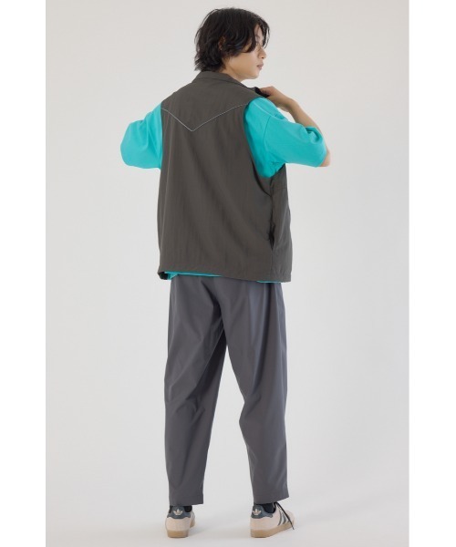 RODEO CROWNS WIDE BOWL（ロデオクラウンズワイドボウル）の「ドロストスタンドネックベスト（ベスト・メンズ・チャコールグレー/ライトカーキ/ブラック・FREE）」の10枚目の写真