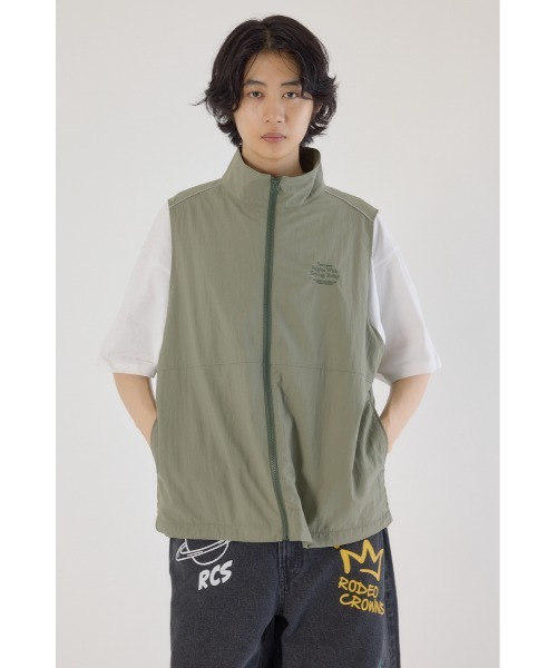 RODEO CROWNS WIDE BOWL（ロデオクラウンズワイドボウル）の「ドロストスタンドネックベスト（ベスト・メンズ・チャコールグレー/ライトカーキ/ブラック・FREE）」の11枚目の写真