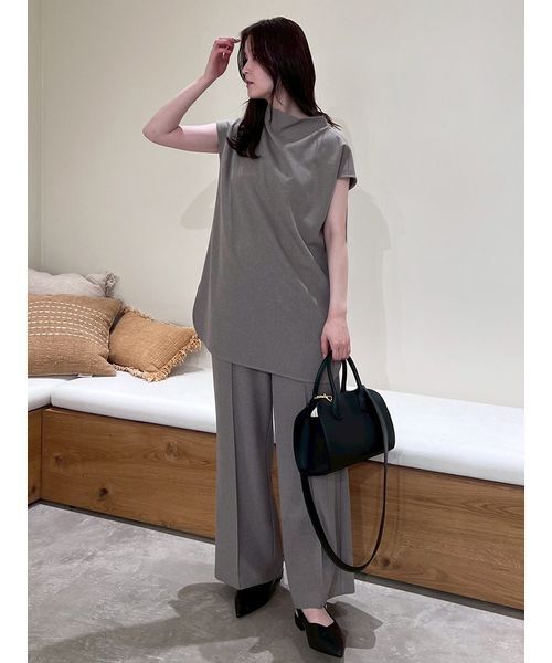 Mila Owen(ミラオーウェン)の「【セットアイテム】ドレープブラウスセミフレアゴムパンツSET UP(その他パンツ・レディース・ブラック/モカ・0/1)」の3枚目の写真