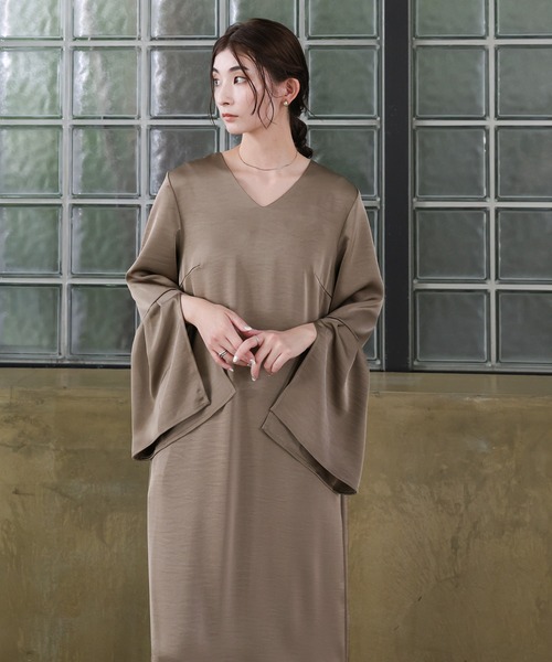 select MOCA(セレクトモカ)の「【オケージョン/結婚式】スリットスリーブVネックワンピース(ドレス・レディース・ブラウン/ブラック・MEDIUM/LARGE)」の2枚目の写真