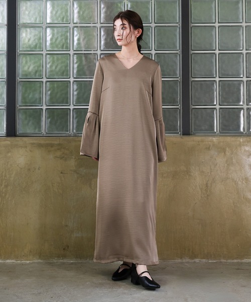 select MOCA(セレクトモカ)の「【オケージョン/結婚式】スリットスリーブVネックワンピース(ドレス・レディース・ブラウン/ブラック・MEDIUM/LARGE)」の3枚目の写真