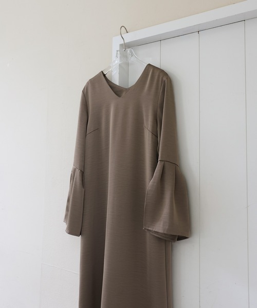 select MOCA(セレクトモカ)の「【オケージョン/結婚式】スリットスリーブVネックワンピース(ドレス・レディース・ブラウン/ブラック・MEDIUM/LARGE)」の19枚目の写真