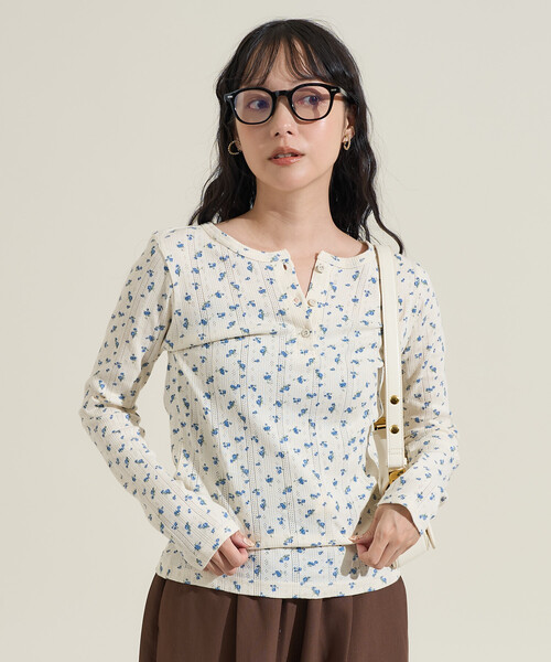 FREAK'S STORE（フリークスストア）の「花柄針抜き フライス ヘンリーネック ロンT（Tシャツ/カットソー・レディース・チャコール/ライトグレー/ブラウン/オフホワイト・ﾌﾘ-）」の16枚目の写真