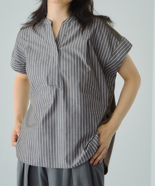 VICKY（ビッキー）の「ストライプフェイスキーネックブラウス≪洗濯機で洗える≫（シャツ/ブラウス・レディース・ホワイト系その他/ダークネイビー/ブラウン系その他・M）」の2枚目の写真