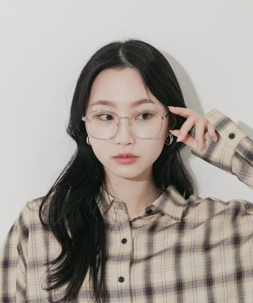 SMELLY（スメリー）の「ビッグシェイプダテメガネ（メガネ・レディース・シルバー・-）」の4枚目の写真