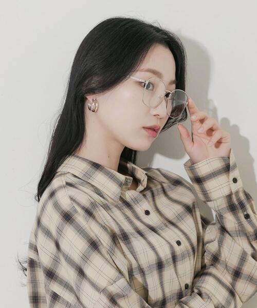 SMELLY（スメリー）の「ビッグシェイプダテメガネ（メガネ・レディース・シルバー・-）」の5枚目の写真