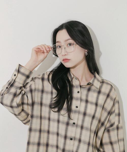 SMELLY（スメリー）の「ビッグシェイプダテメガネ（メガネ・レディース・シルバー・-）」の6枚目の写真