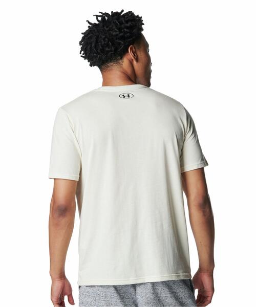 UNDER ARMOUR(アンダーアーマー)の「UAプロジェクトロック グラフィック ショートスリーブTシャツ(トレーニング/メンズ)(Tシャツ/カットソー・メンズ・ベージュ・2XL/M/L/3XL/XL/S)」の2枚目の写真