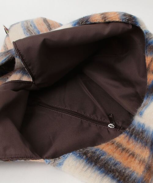 FRUIT OF THE LOOM（フルーツオブザルーム）の「【FRUIT OF THE LOOM/フルーツオブザルーム】FTL SHAGGY HAND BAG（ハンドバッグ・レディース・イエロー/パープル/ブルー・FREE）」の6枚目の写真