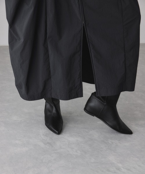 ADAM ET ROPE'（アダムエロペ）の「ナイロンコクーンワンピースコート（ナイロンジャケット・レディース・ブラック/ベージュ・FREE）」の11枚目の写真
