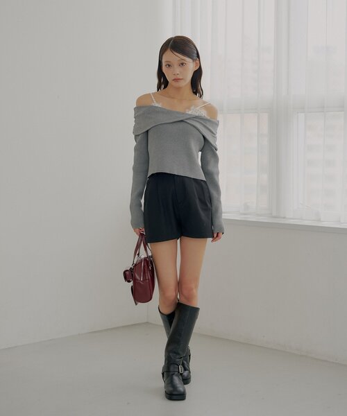 you　新品未使用フロントタックショートパンツ miniqu　グレー フロントタックショートパンツ（その他パンツ）｜Chico（チコ）の