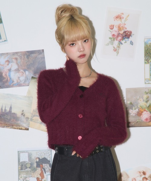 MSGirl(エムエスジーガール)の「刺繍入りフェザーヤーンニットカーディガン(ショート丈/レギュラー丈)(カーディガン/ボレロ・レディース・ワイン/ブラック/グレー・M/S)」の3枚目の写真