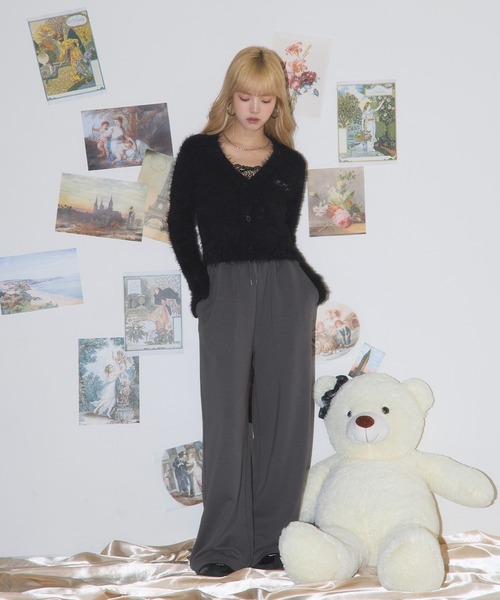 MSGirl(エムエスジーガール)の「刺繍入りフェザーヤーンニットカーディガン(ショート丈/レギュラー丈)(カーディガン/ボレロ・レディース・ワイン/ブラック/グレー・M/S)」の6枚目の写真
