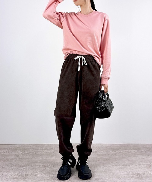 CLOTHY（クロシィ）の「【あったか裏ボアシリーズ】裏ボアコーデュロイジョガーパンツ（その他パンツ・レディース・ブラック/ブラウン/ベージュ/オフホワイト・LARGE/MEDIUM）」の22枚目の写真
