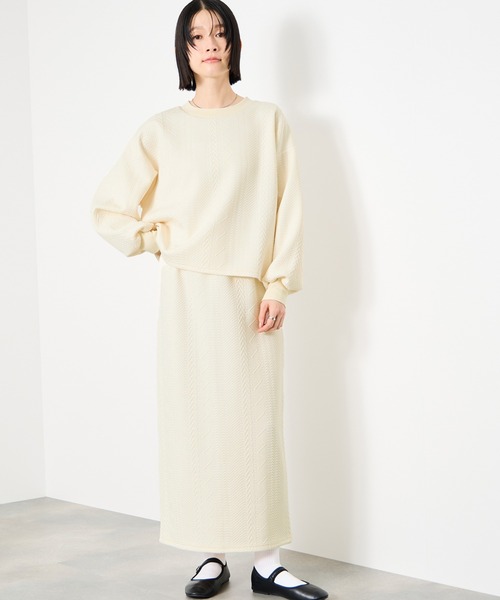 Idnes ふくれジャガードプルオーバー＆ロングナロースカート