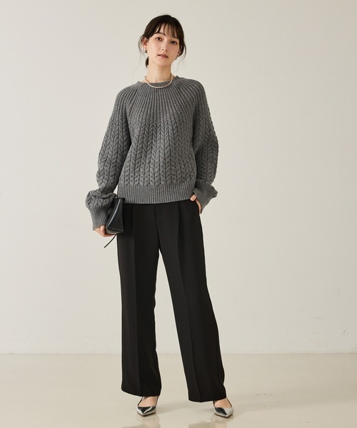 qualite（カリテ）の「ケーブルスラッシュネックニット/秋服/冬服/ハイゲージニット/ローゲージニット（ニット/セーター・レディース・アイボリー/グレー・フリー）」の3枚目の写真